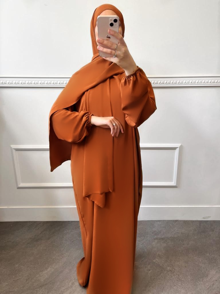 Abaya robe pour femme musulmane mastour voile intégré soie de medine marron acajou manche ballon